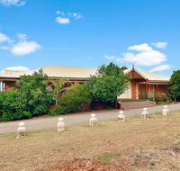 King III - you can honestly walk to Bimbadgen and Hope Estate concerts - Redcliffe Tourism
