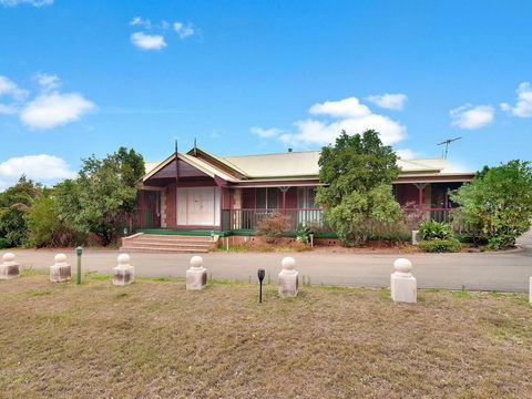 King Retreat Estate - You Can Honestly Walk To Bimbadgen And Hope Estate Concerts - Redcliffe Tourism 0