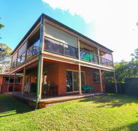 Kingfisher LakeHouse - Redcliffe Tourism