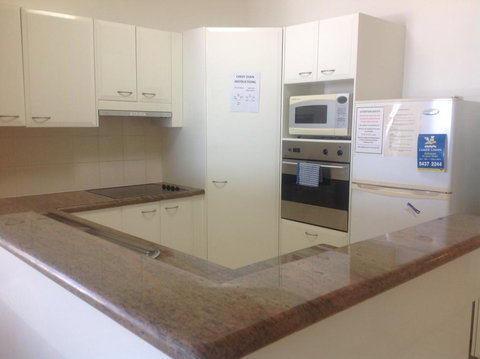 Kings Row Apartments - Redcliffe Tourism 3