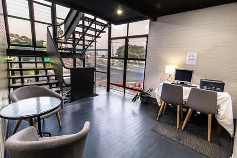 Kingsford Riverside Inn - Redcliffe Tourism 1