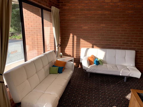 Kingswood Motel - Redcliffe Tourism 3