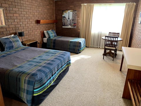 Kingswood Motel - Redcliffe Tourism 2
