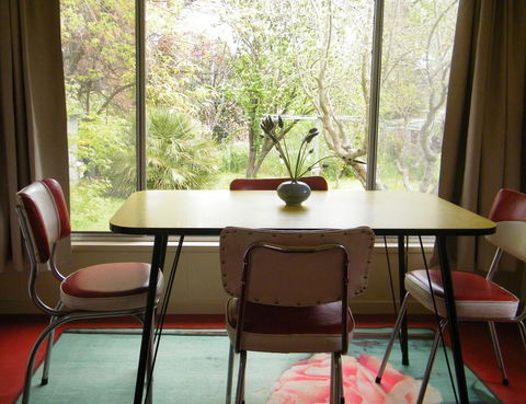 Kookaburra Cottage - Redcliffe Tourism 1