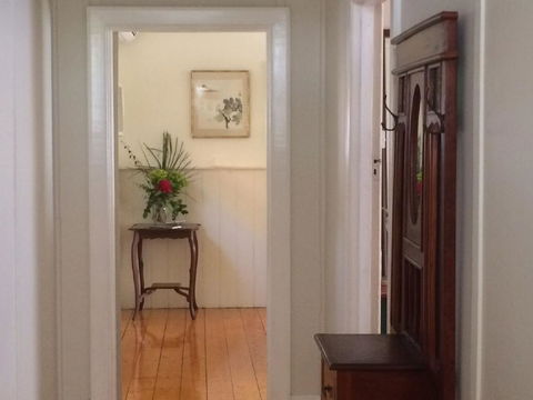 Kookaburra Cottage - Redcliffe Tourism 0