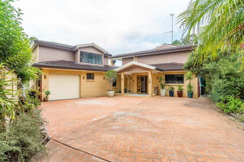 Kookaburra Retreat - Redcliffe Tourism 0