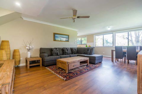 Kookaburra Retreat - Redcliffe Tourism 3