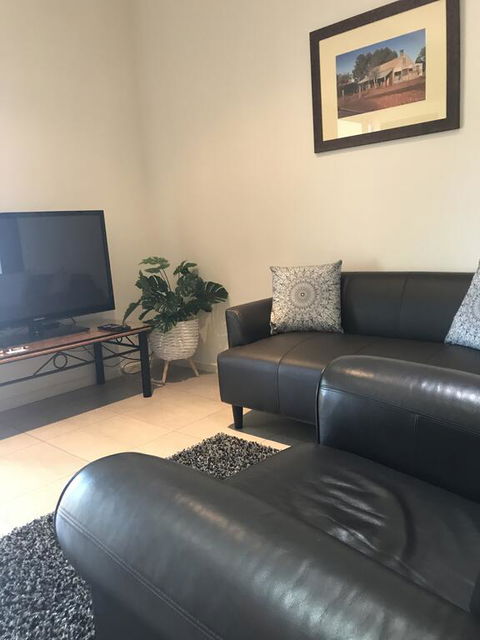 KUARLU@ONSLOW ACCOMMODATION - Redcliffe Tourism 2