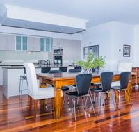 Lahinch Mews - Family Bookings Only - Redcliffe Tourism