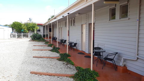 Lake Bolac Motel - Redcliffe Tourism 1