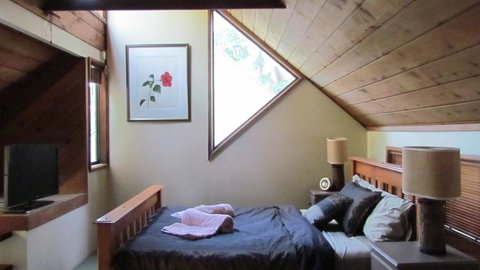 Lake Russell Luxury Retreat - Redcliffe Tourism 3