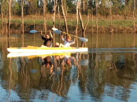 Lake Tinaroo Waterfrontage - Redcliffe Tourism 3