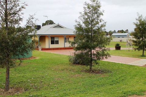 Lake Tyrrell Accommodation - Redcliffe Tourism 0