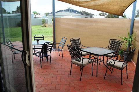 Lake Tyrrell Accommodation - Redcliffe Tourism 2