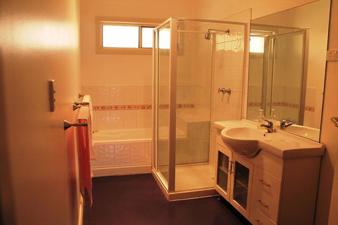 Lake Tyrrell Accommodation - Redcliffe Tourism 1