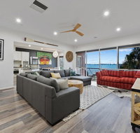 Lakeside Landing - Waterfront - Redcliffe Tourism