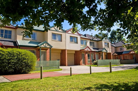 Lamplighter Motel And Apartments - Redcliffe Tourism 1