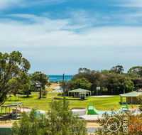 Lancelin Home with Beach and Park Views - Redcliffe Tourism