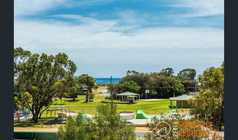 Lancelin Home With Beach And Park Views - Redcliffe Tourism 0