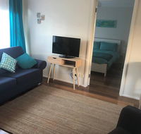 Laneway Bungalow 1 Bedroom complete Unit East G - Redcliffe Tourism