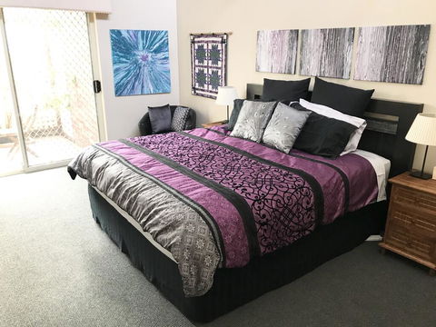 Large Family Home - Redcliffe Tourism 1