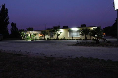 Lazy River Motor Inn - Redcliffe Tourism 0