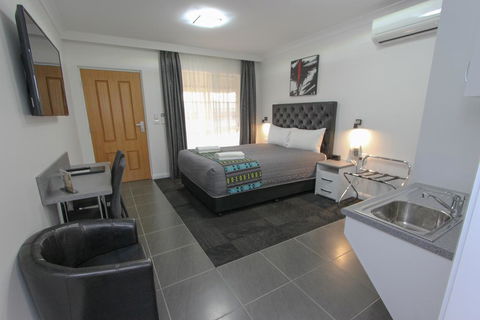 Leeton Heritage Motor Inn - Redcliffe Tourism 1
