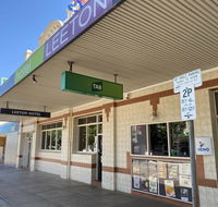 Leeton Hotel - Redcliffe Tourism