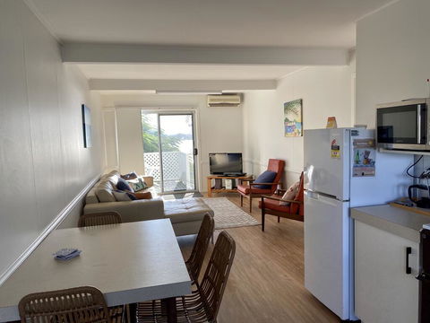 Leisure-Lee Holiday Apartments - Redcliffe Tourism 3