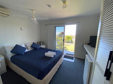 Leisure-Lee Holiday Apartments - Redcliffe Tourism 1