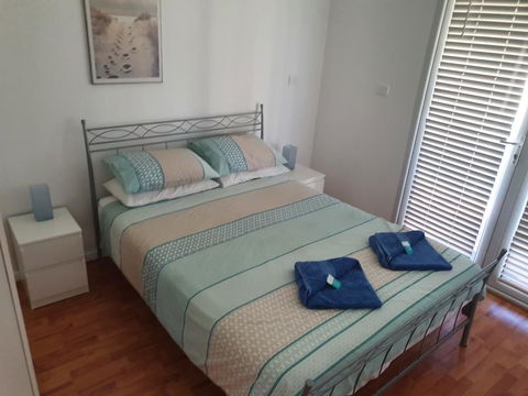 LiL House - Redcliffe Tourism 0