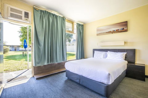 Links Hotel - Redcliffe Tourism 2