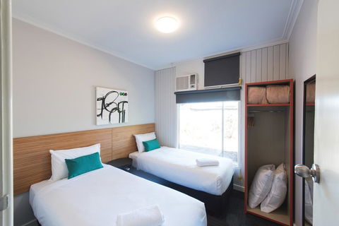 Links Hotel - Redcliffe Tourism 0