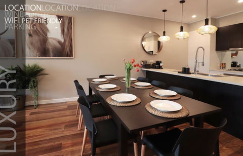 LUXURY Davcorp Executive Rentals - Free Wifi Wine Netflix And Parking In Brompton - Redcliffe Tourism 0