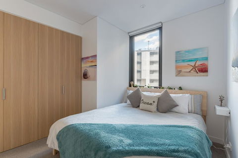 LUXURY KING APARTMENT PARRAMATTA CBD 1 MIN FROM STATION & WESTFIELD Sleeps 4 - Redcliffe Tourism 2