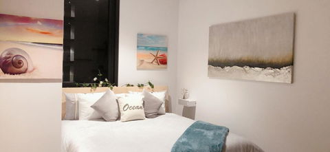 LUXURY KING APARTMENT PARRAMATTA CBD 1 MIN FROM STATION & WESTFIELD Sleeps 4 - Redcliffe Tourism 1