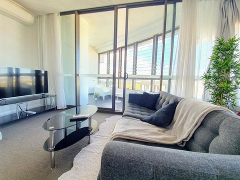 Luxury Level 2-bed 2-bath City View Apt In Olympic Park - Redcliffe Tourism 0