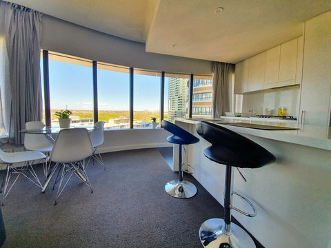Luxury Level 2-bed 2-bath City View Apt In Olympic Park - Redcliffe Tourism 1