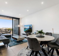 Luxury Living with Panoramic Views - Redcliffe Tourism