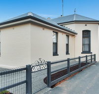 Luxury on the Esplanade - Redcliffe Tourism