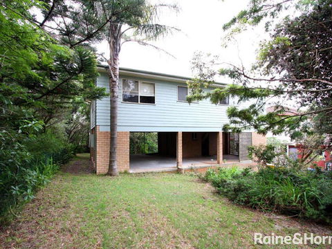 Mac's Surf Style - 12 Ocean Drive - Redcliffe Tourism 1