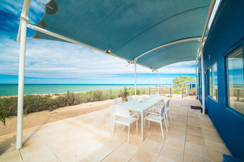 Mackerel Islands - Redcliffe Tourism 0
