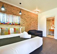 Macquarie Inn - Redcliffe Tourism