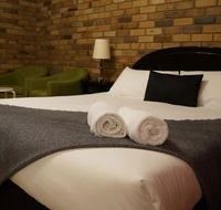 Magdala Motor Lodge  Lakeside Restaurant - Redcliffe Tourism