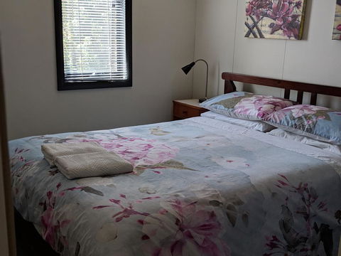 Magenta Cottage - Redcliffe Tourism 1