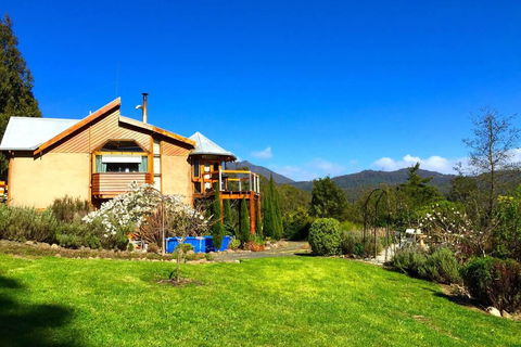 MAGICAL MOUNTAIN RETREAT - 20 Mins To CBD And Only 10 To MONA! - Redcliffe Tourism 2