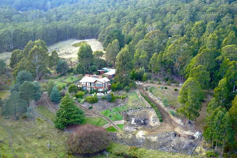 MAGICAL MOUNTAIN RETREAT - 20 Mins To CBD And Only 10 To MONA! - Redcliffe Tourism 1