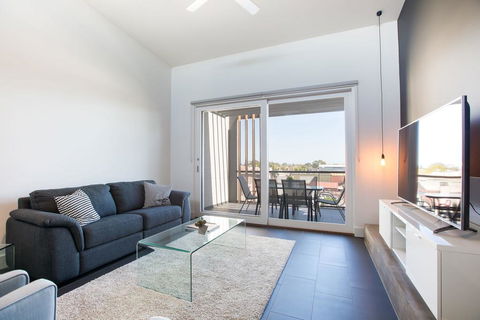 Magnificent Apartment + FREE Car Park Near CBD - Redcliffe Tourism 3