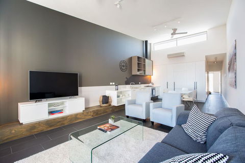 Magnificent Apartment + FREE Car Park Near CBD - Redcliffe Tourism 0