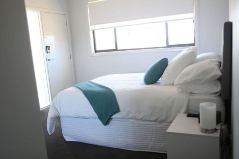 Mala Retreat Chardonnay Studio Immaculate And Comfortable - Redcliffe Tourism 2